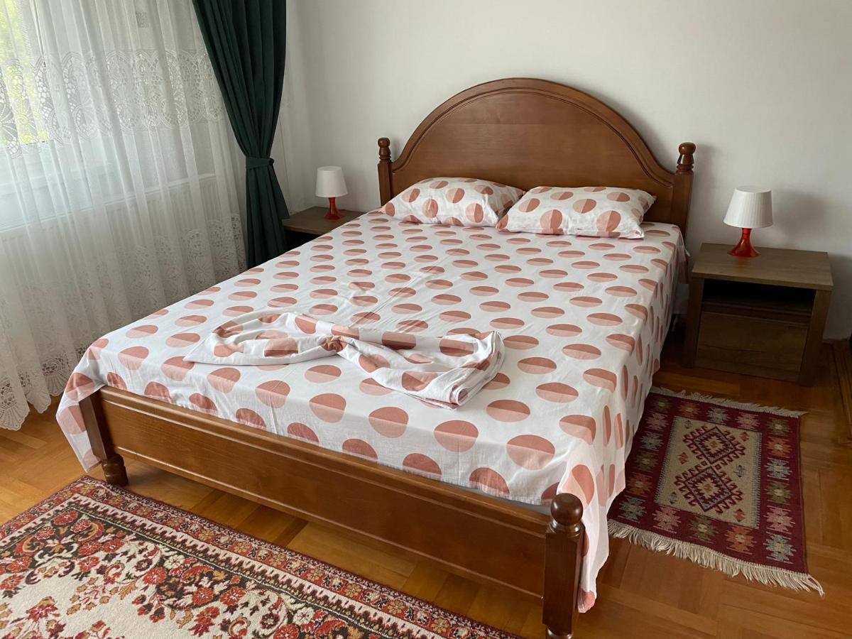 Ferienwohnung Cazare Vila Maria Curtea de Argeş Exterior foto